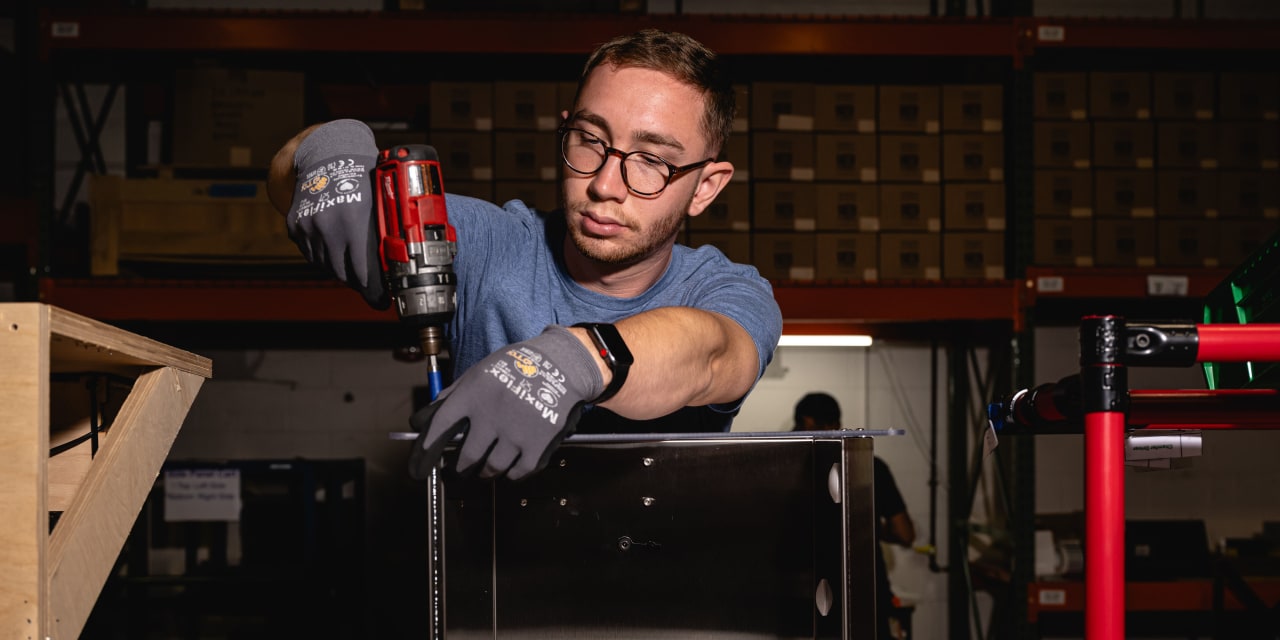 Please Support This Ice Maker: Big Manufacturers Try Crowdfunding to Market-Test Products